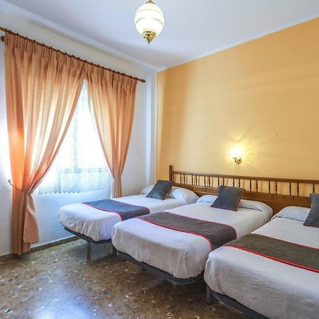 Hotel Restaurante Moya Монестерио Екстериор снимка